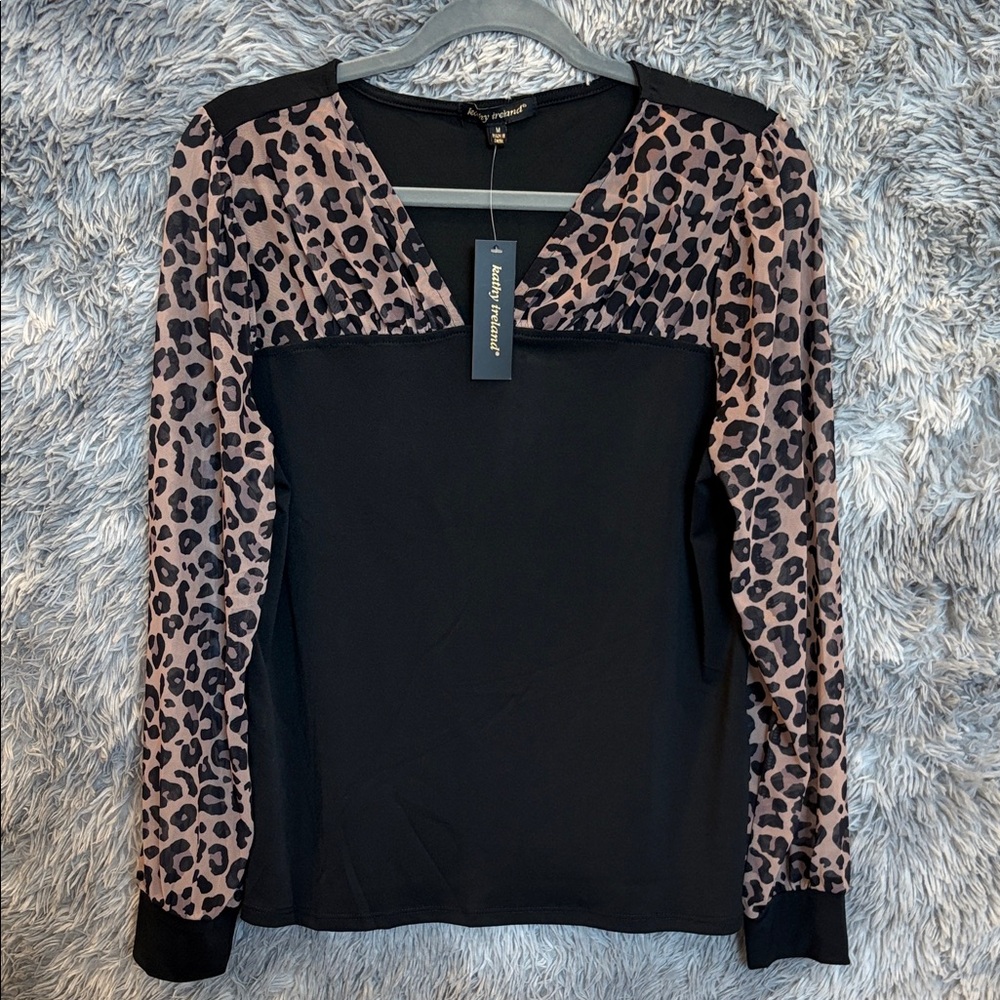 🐆👚Kathy Ireland: Black and Brown Leopard Print Long Sleeve Top🐆👚